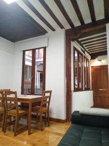 A seating area at Patio de la Plata