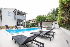 Bazén v ubytování Apart Residence Leko nebo v jeho okolí