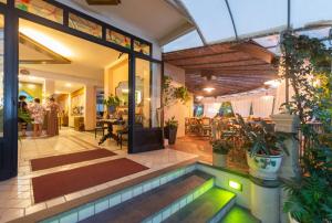 Bazén v ubytování Hotel Kyrton nebo v jeho okolí