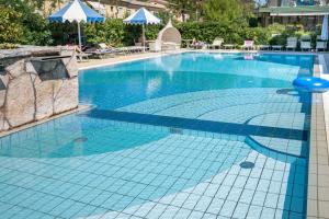 Bazén v ubytování Hotel Harry's nebo v jeho okolí