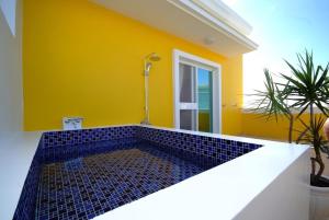 Bassein majutusasutuses Burano Yellow Villa või selle lähedal