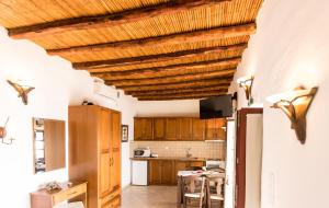 A kitchen or kitchenette at Akrotiri
