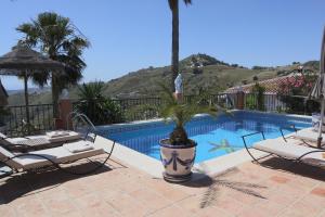 Basen w obiekcie Cortijo La Palmera, Frigiliana lub w pobliżu