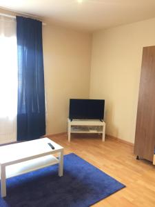 Μια τηλεόραση ή/και κέντρο ψυχαγωγίας στο Budapest Airport , accommodation in Vecsés