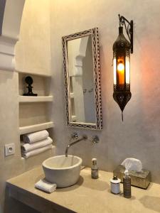 Um banheiro em Riad Hadika Maria