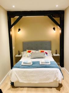 Postel nebo postele na pokoji v ubytování Lauramer Apartamento Bilbao