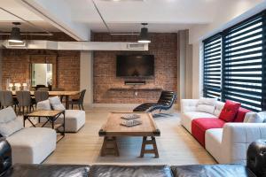 Gallery image of The Executive Loft at the Holland Hotel in Montreal