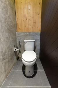 LOBSUEK Hostel的一间浴室