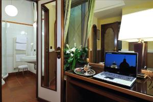 Koupelna v ubytování Hotel Farnese