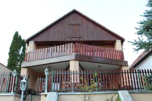 The building in which the holiday home is located