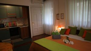 Kuchyňa alebo kuchynka v ubytovaní Apartments Ines Komel