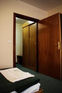 Posteľ alebo postele v izbe v ubytovaní Hostel Rakitje-Rakitje