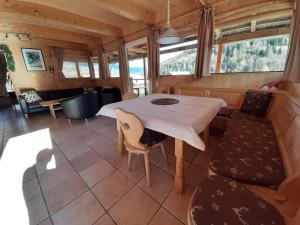 Istumisnurk majutusasutuses Panorama-Chalet Alpenglöckchen