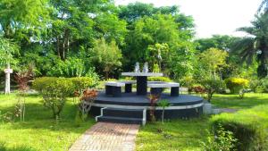 Vrt ispred objekta Happiness Homestay