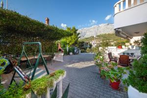 En generel udsigt til bjerge eller udsigt til bjerge taget fra lejlighedshotellet