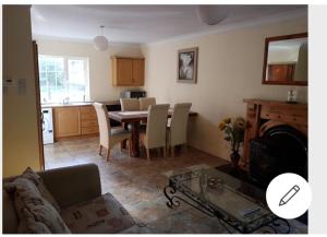 A kitchen or kitchenette at Mullaghbeag Lodge