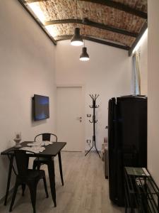Photo de la galerie de l'établissement DOMUSCUNEO Barra di Ferro 3 bianco, à Coni