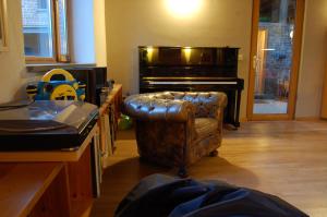 Posezení v ubytování Vakantiehuis Lazy house 6 tot 8 personen
