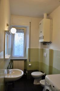 A bathroom at LoLè Apartment - Ancona