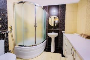 Ένα μπάνιο στο Apartment Rovno +3 φωτογραφίες