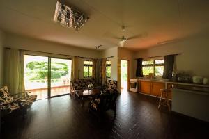 Posezení v ubytování Coco Bay Villa + 23 fotografií