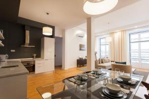 Köök või kööginurk majutusasutuses FLH Luxus Baixa Flat