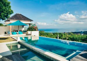 a pool at a villa with a view at 353 Degrees North in Nusa Lembongan