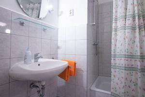 Kúpeľňa v ubytovaní Emi Vendégház