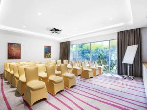 Posezení v ubytování Mercure Sohar + 37 fotografií