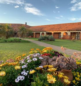 Um jardim em Tenondé Park Hotel
