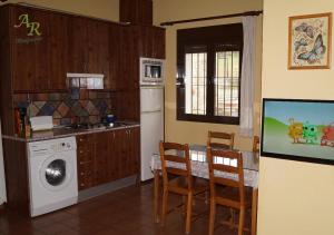 
Una cocina o zona de cocina en Apartamentos Rurales Monfragüe
