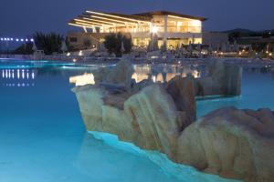 Bazén v ubytování Eco Resort Dei Siriti nebo v jeho okolí