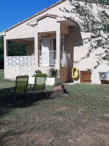 Κήπος έξω από το maison Inseme