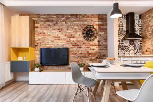 Kuchnia lub aneks kuchenny w obiekcie City Centre Modern Apartment Poznań Free Parking