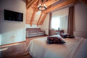 Posteľ alebo postele v izbe v ubytovaní Grand Lakes 2