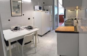 A kitchen or kitchenette at Il giardino nascosto