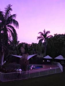 View ng pool sa Paradise in the Tropics o sa malapit