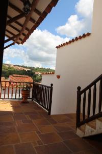 una vista desde el balcón de una casa en CasaNeral_Barichara, en Barichara