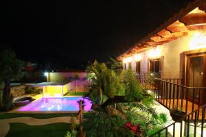 Bazén v ubytování Hotel Concierge Flor y Canto nebo v jeho okolí