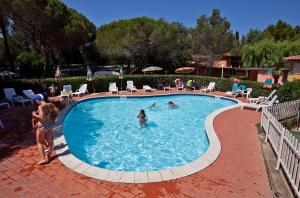 Bazén v ubytování Camping Free Beach nebo v jeho okolí