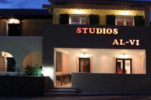 Foto da galeria de Alvi Studios em Perdika