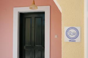 Um certificado, prêmio, placa ou outro documento exibido em Alvi Studios