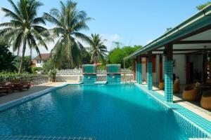Swimmingpoolen hos eller tæt på E-Outfitting Vang Thong Hotel