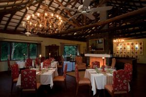 Restoran ili drugo mesto za obedovanje u objektu Samode Safari Lodge