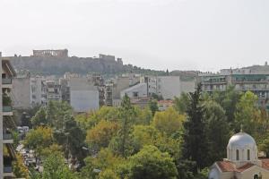 A general view of Athén or a view of the city taken from az apartmanhoteleket
