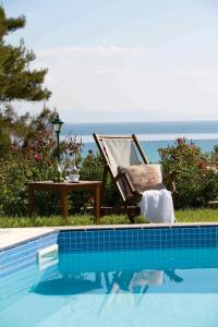 Басейн в Aegean Melathron Thalasso Spa Hotel або поблизу