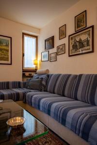 A seating area at Apartment Madonna di Campiglio ND