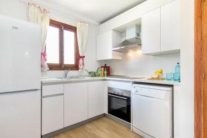 Cuisine ou kitchenette dans l'établissement Apartment Ponent