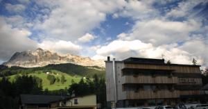 Splošen pogled na gorovje oz. razgled na gore, ki ga ponuja hotel