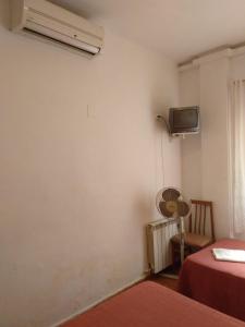 TV a/nebo společenská místnost v ubytování PENSION MIRAFLORES